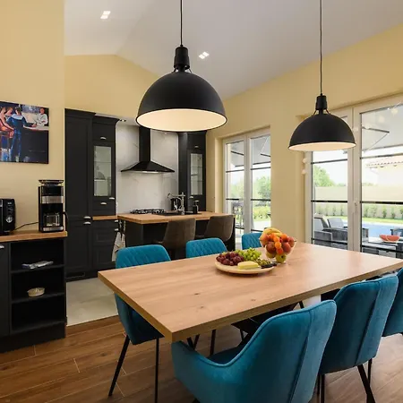 In Maru Ini With Private Pool Villa *