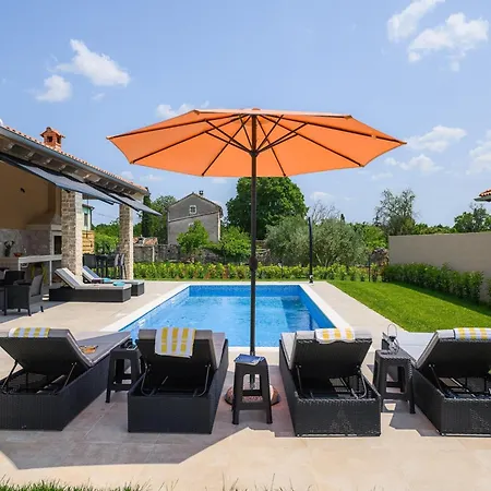 In Maru Ini With Private Pool Villa Maruzini