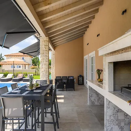 In Maru Ini With Private Pool *