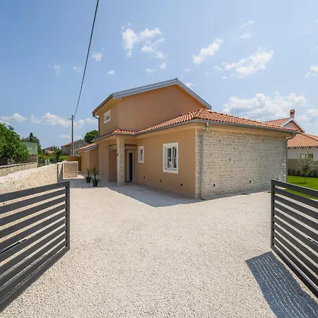 Villa In Maru Ini With Private Pool