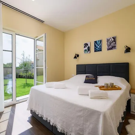 In Maru Ini With Private Pool