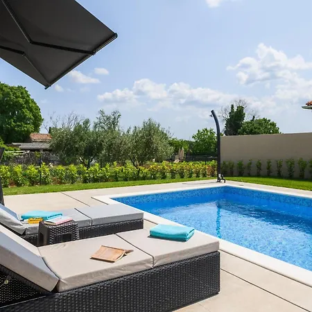 In Maru Ini With Private Pool فيلة
